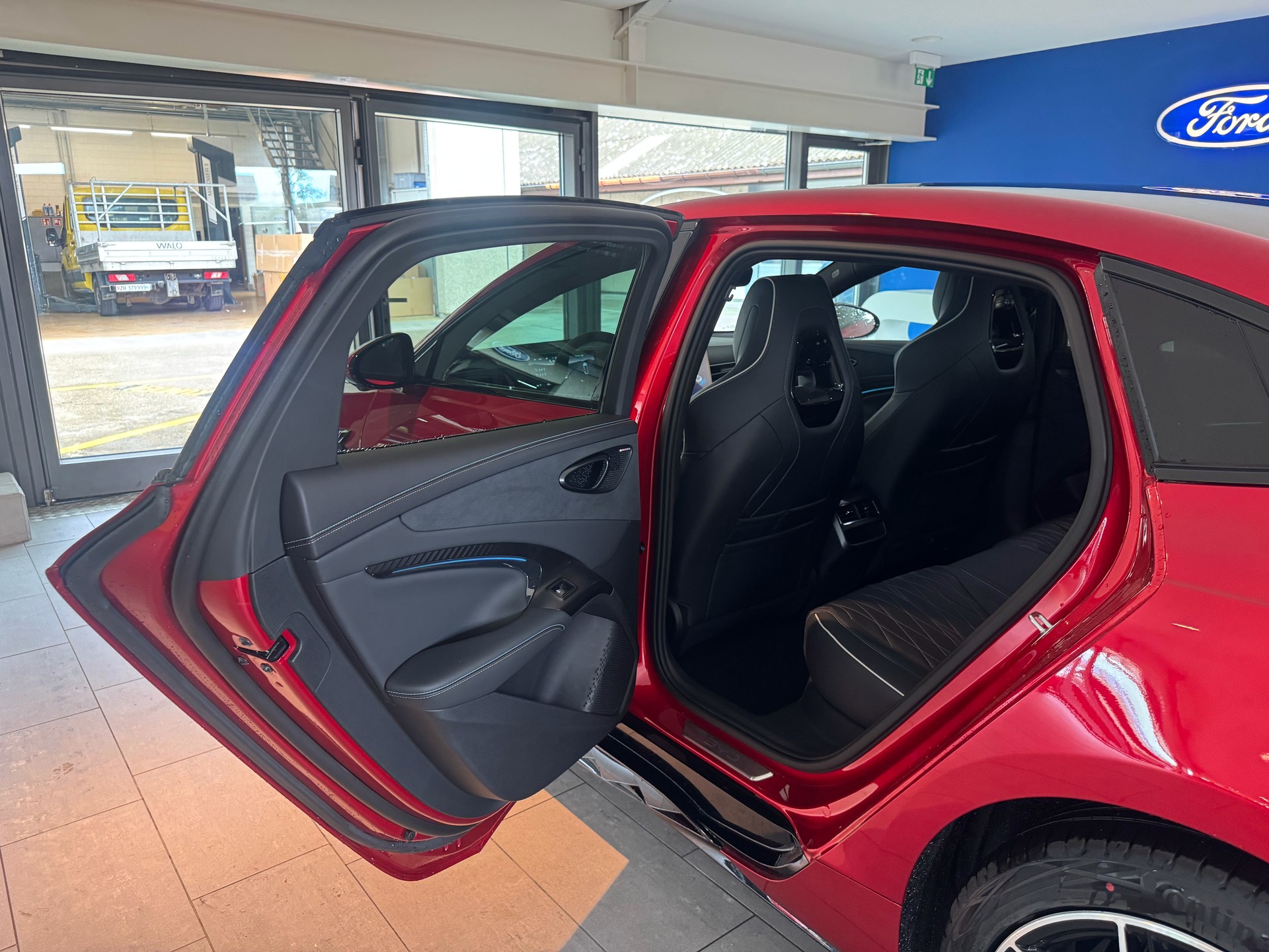 BYD Seal 82,5 kWh Excellence AWD-image-24