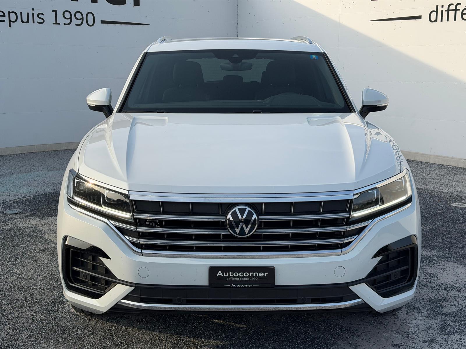 VW Touareg 3.0 TDI R Line Tiptronic-image-2