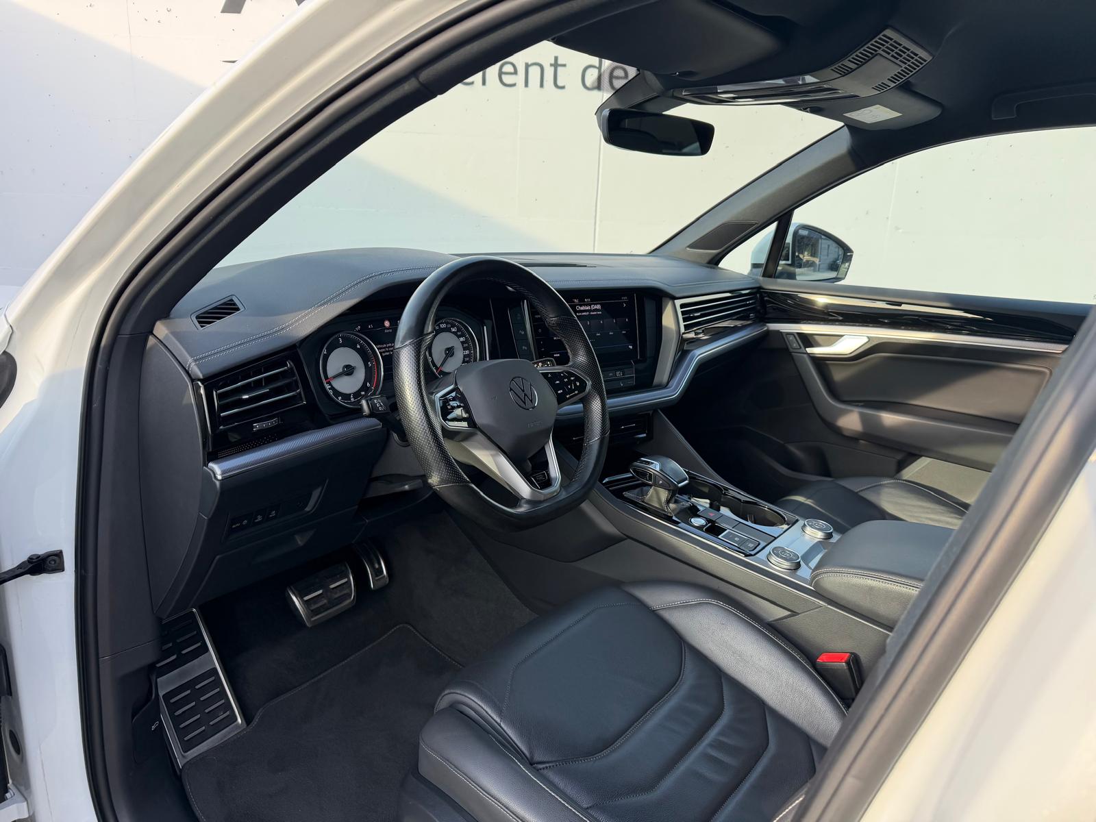 VW Touareg 3.0 TDI R Line Tiptronic-image-6