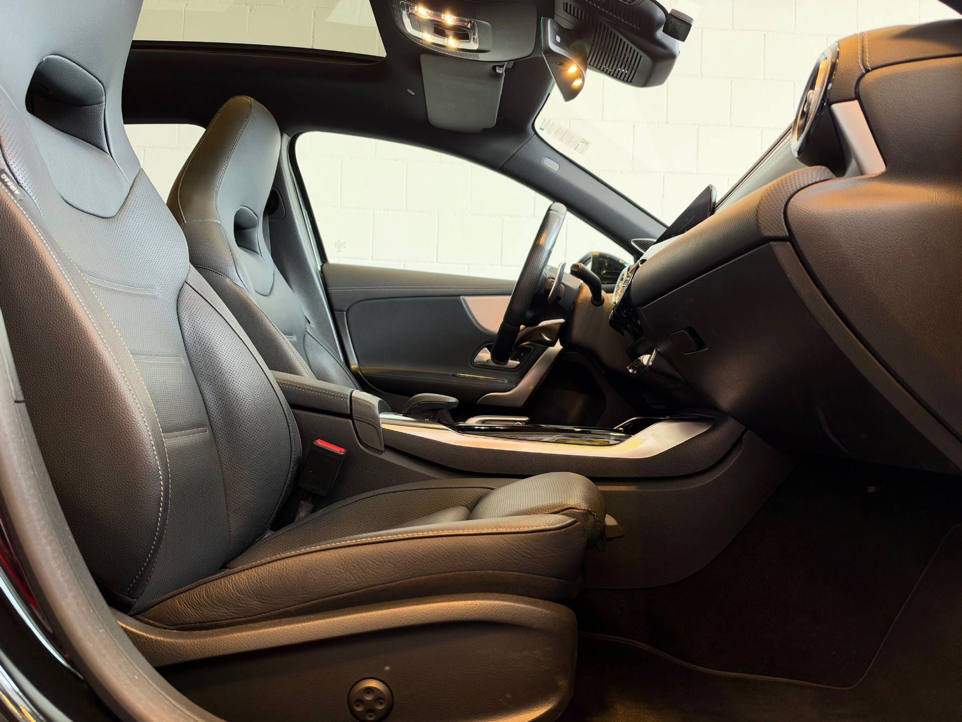 MERCEDES-BENZ A 45 S AMG 4matic+-image-8