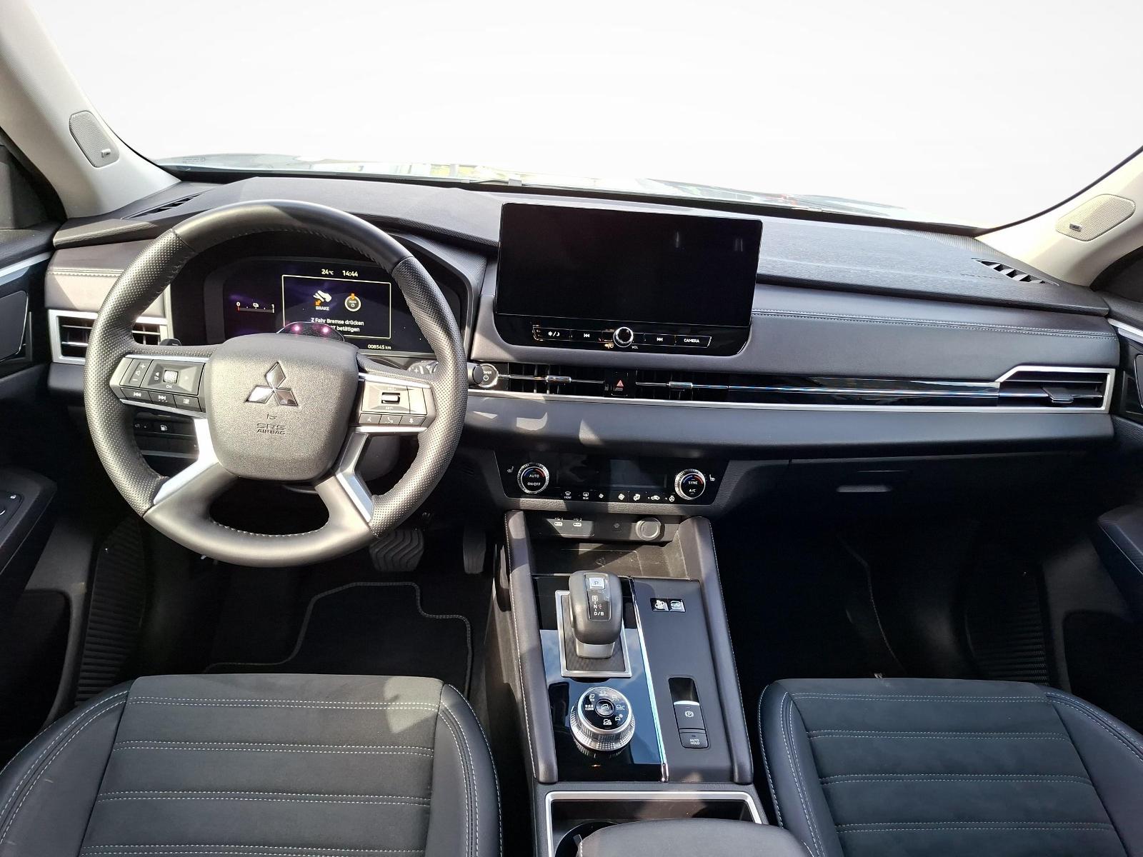 MITSUBISHI Outlander 2.4 PHEV Invite 4x4-image-8