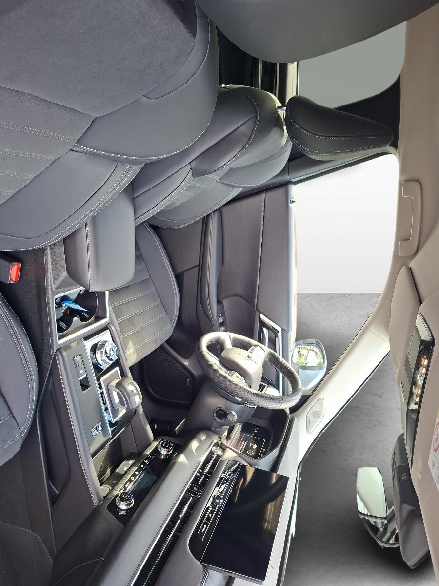 MITSUBISHI Outlander 2.4 PHEV Invite 4x4-image-9