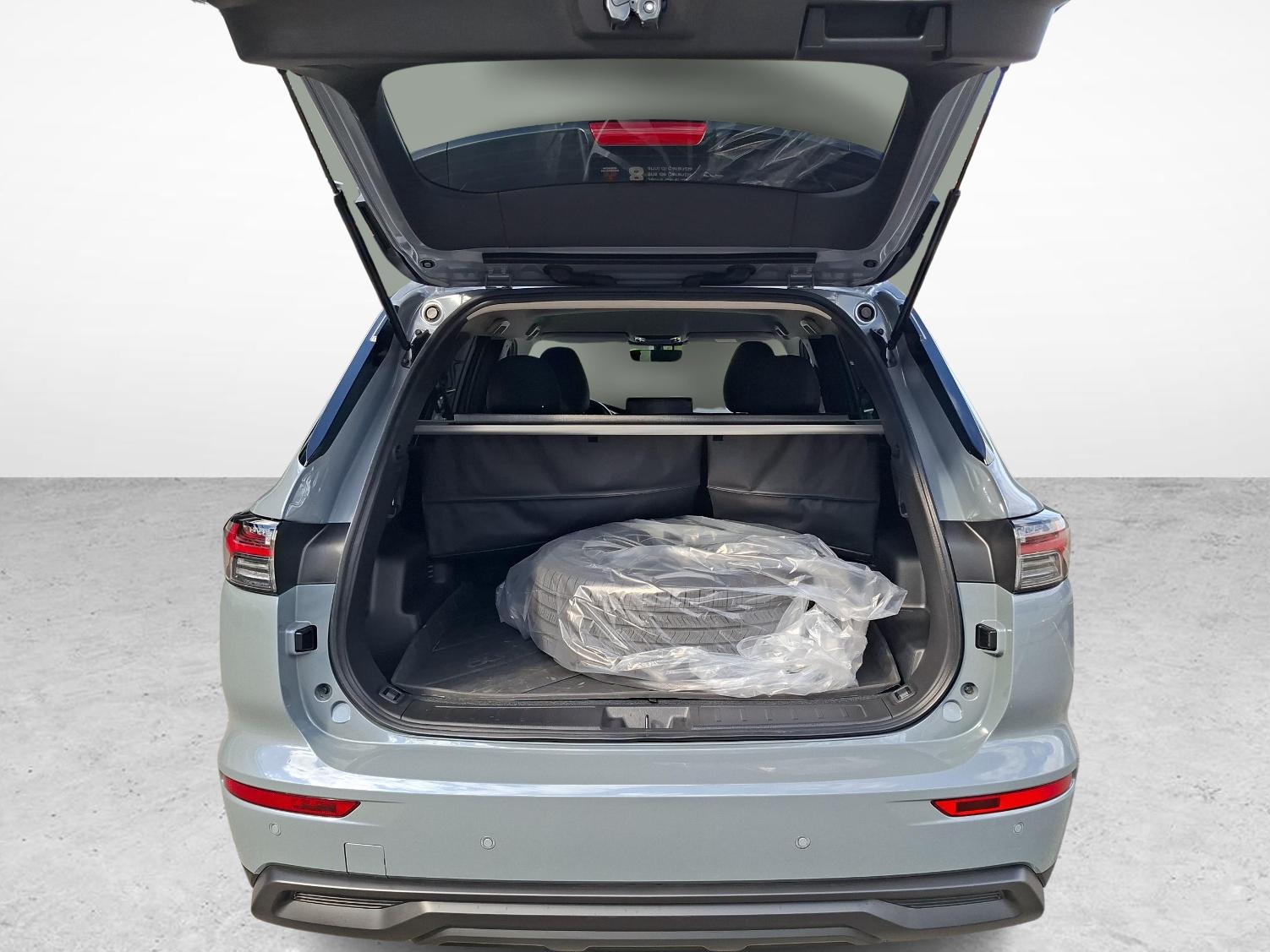 MITSUBISHI Outlander 2.4 PHEV Invite 4x4-image-11