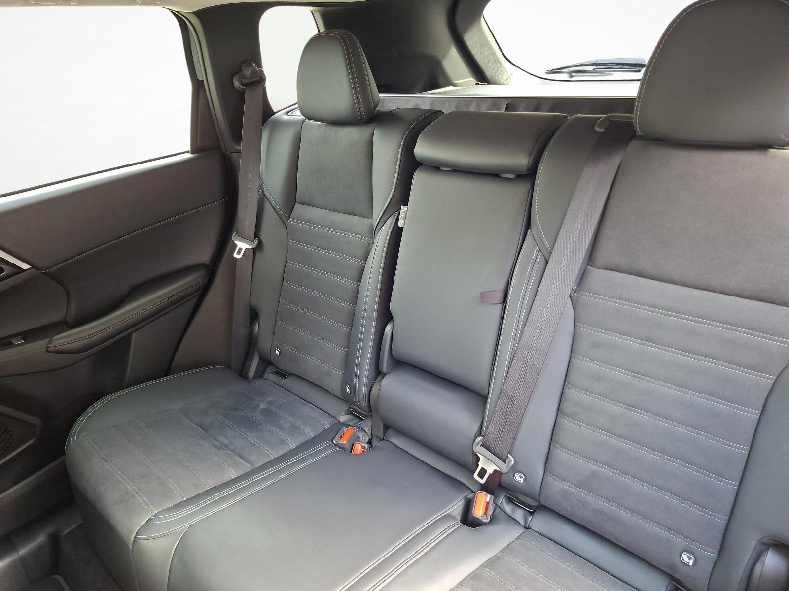 MITSUBISHI Outlander 2.4 PHEV Invite 4x4-image-10