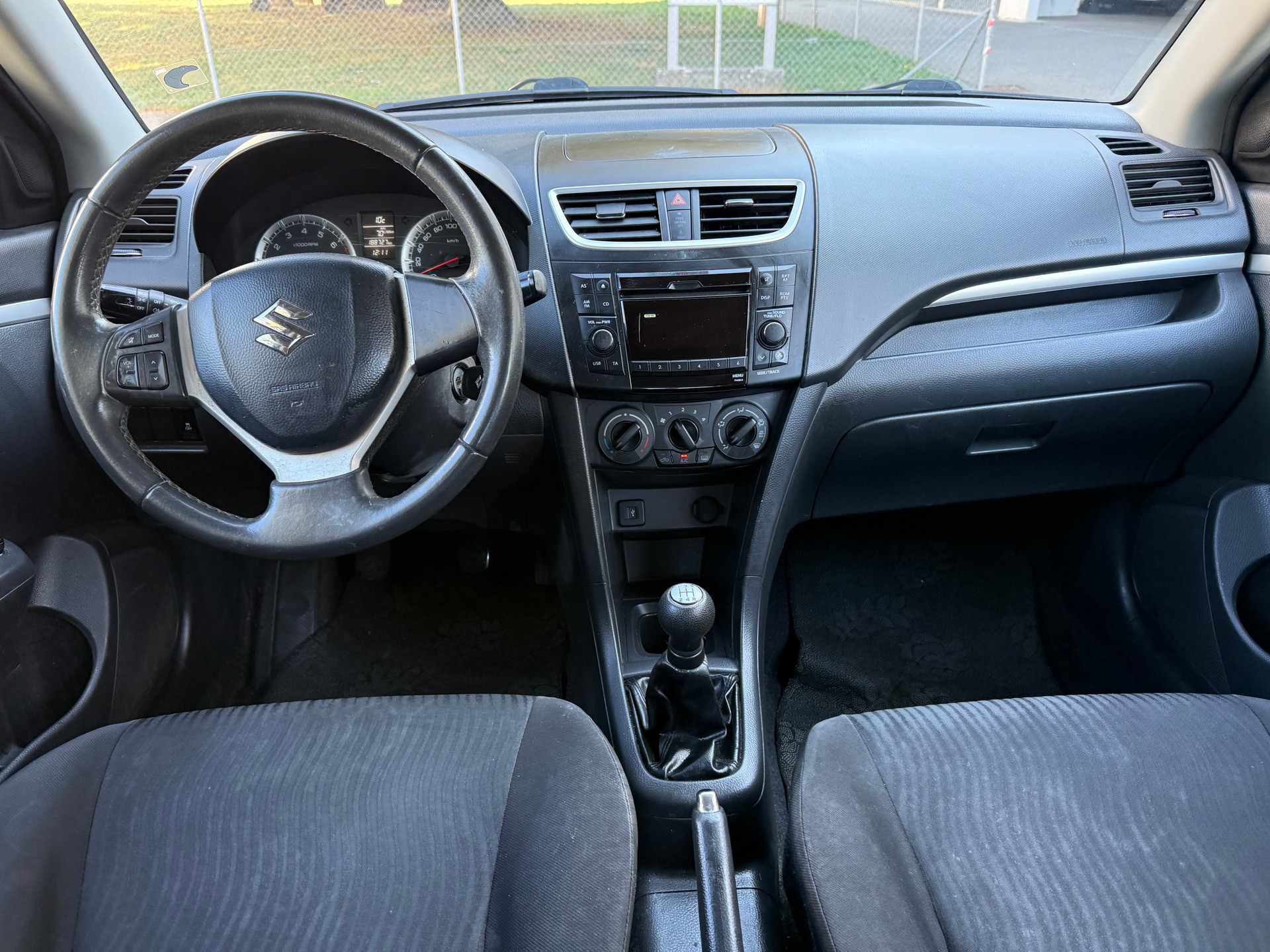 SUZUKI Swift 1.2i 16V GL-image-6