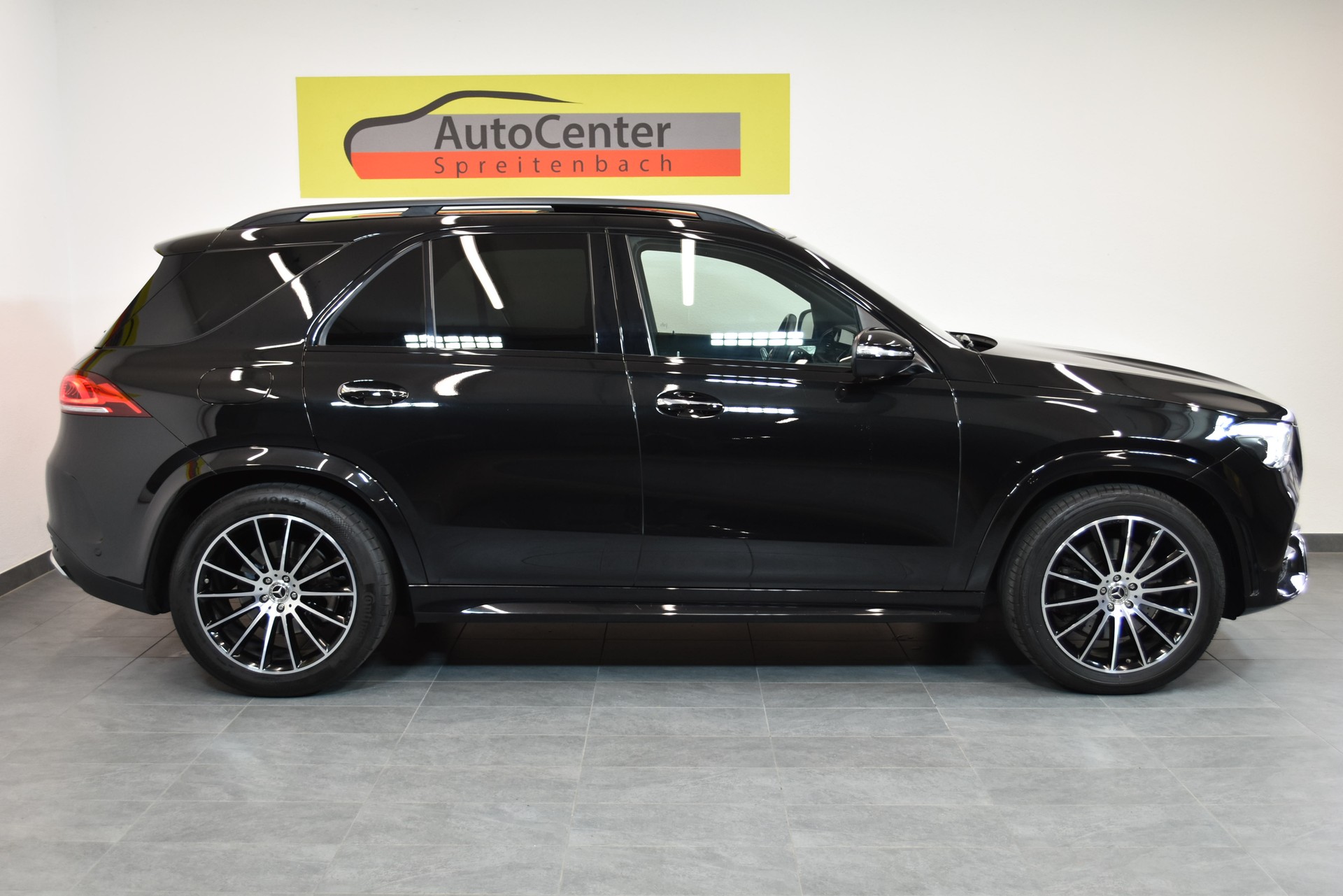 MERCEDES-BENZ GLE 300 d 4Matic AMG Line 9G-Tronic-image-14