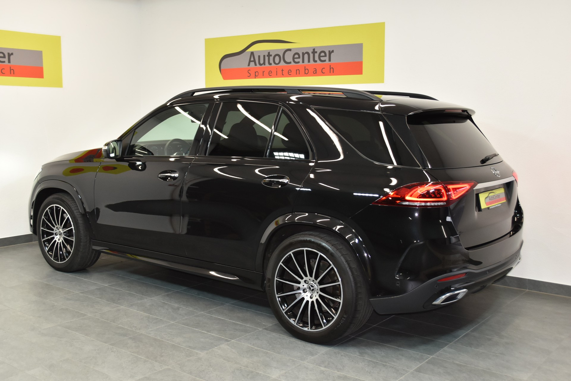 MERCEDES-BENZ GLE 300 d 4Matic AMG Line 9G-Tronic-image-12