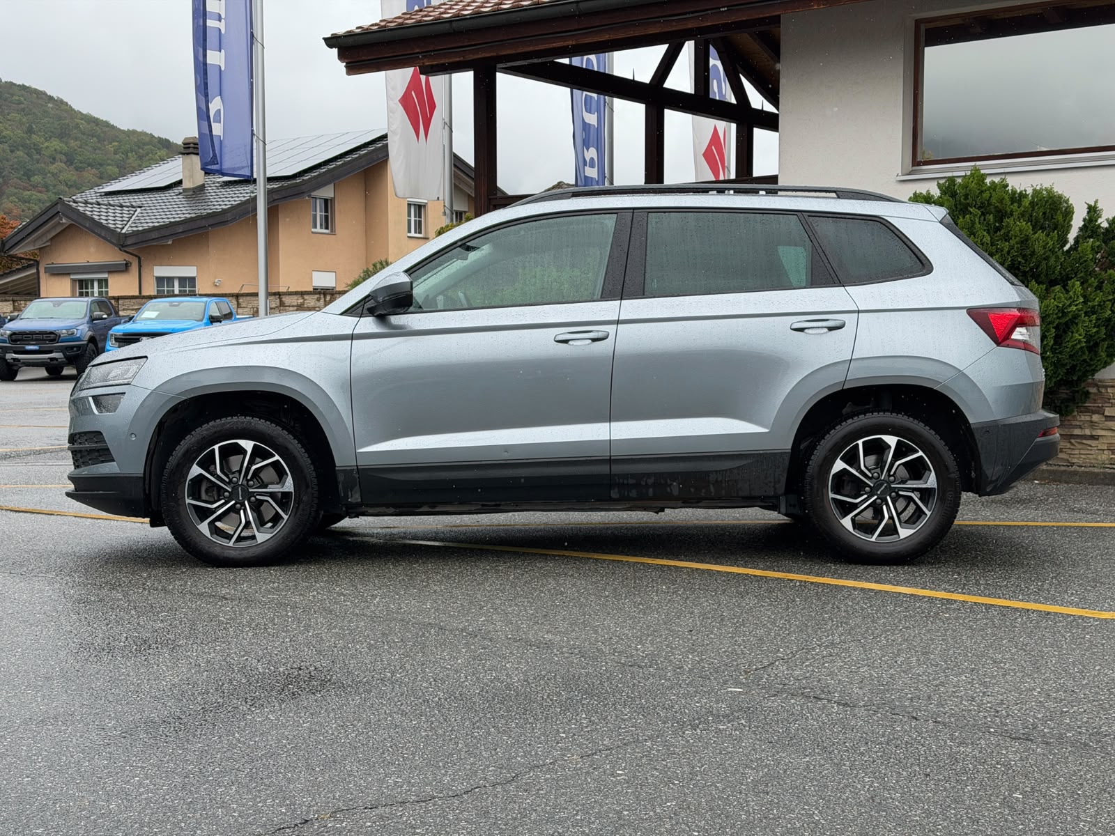 SKODA Karoq 2.0 TDI CR Style 4x4 DSG-image-1
