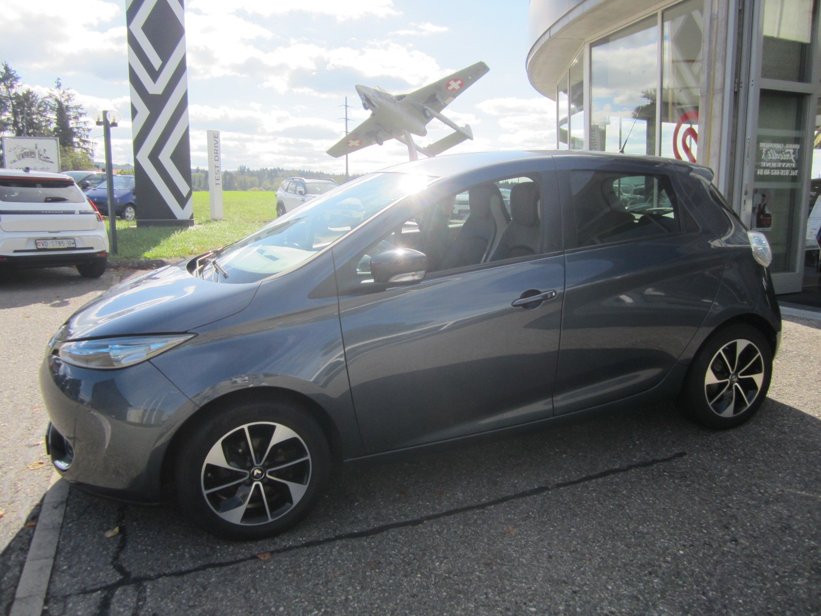 RENAULT Zoe Iconic R110-image-1