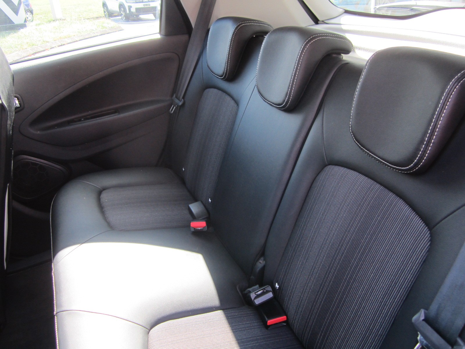RENAULT Zoe Iconic R110-image-7
