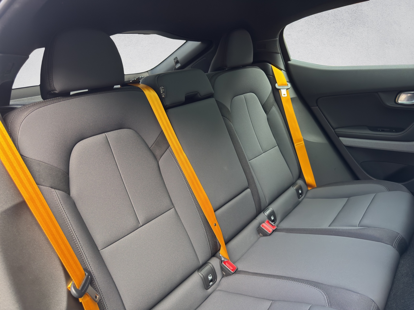 POLESTAR Polestar 2 Long Range Dual 78 kWh MY23 Performance Paket-image-16