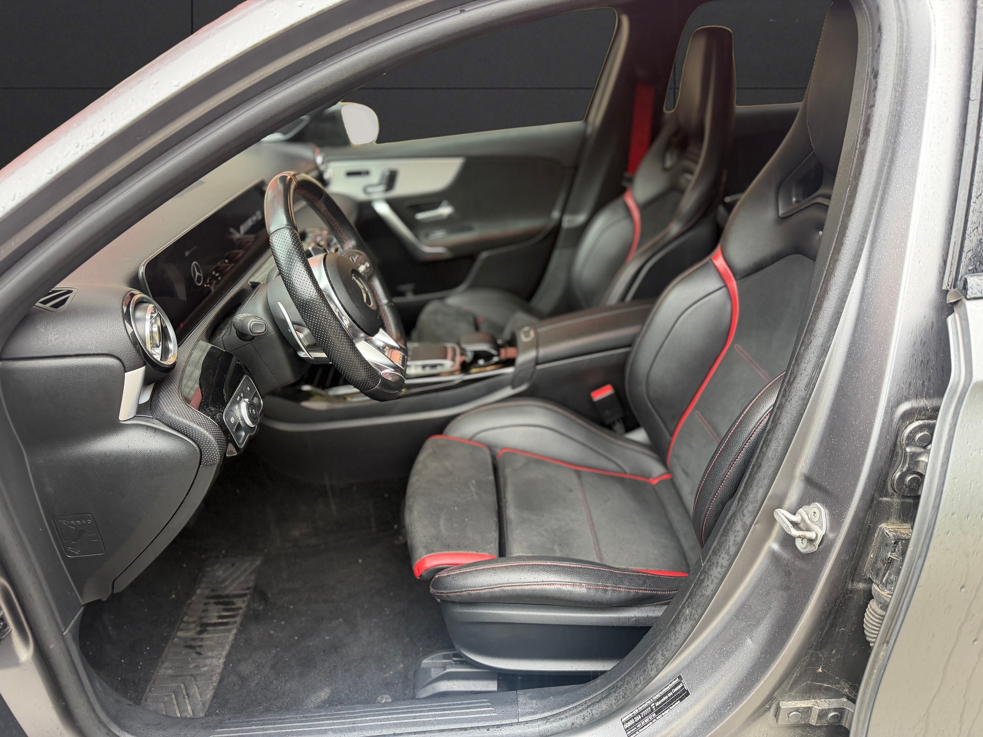MERCEDES-BENZ A 35 AMG 4Matic Edition 1 Speedshift-image-9