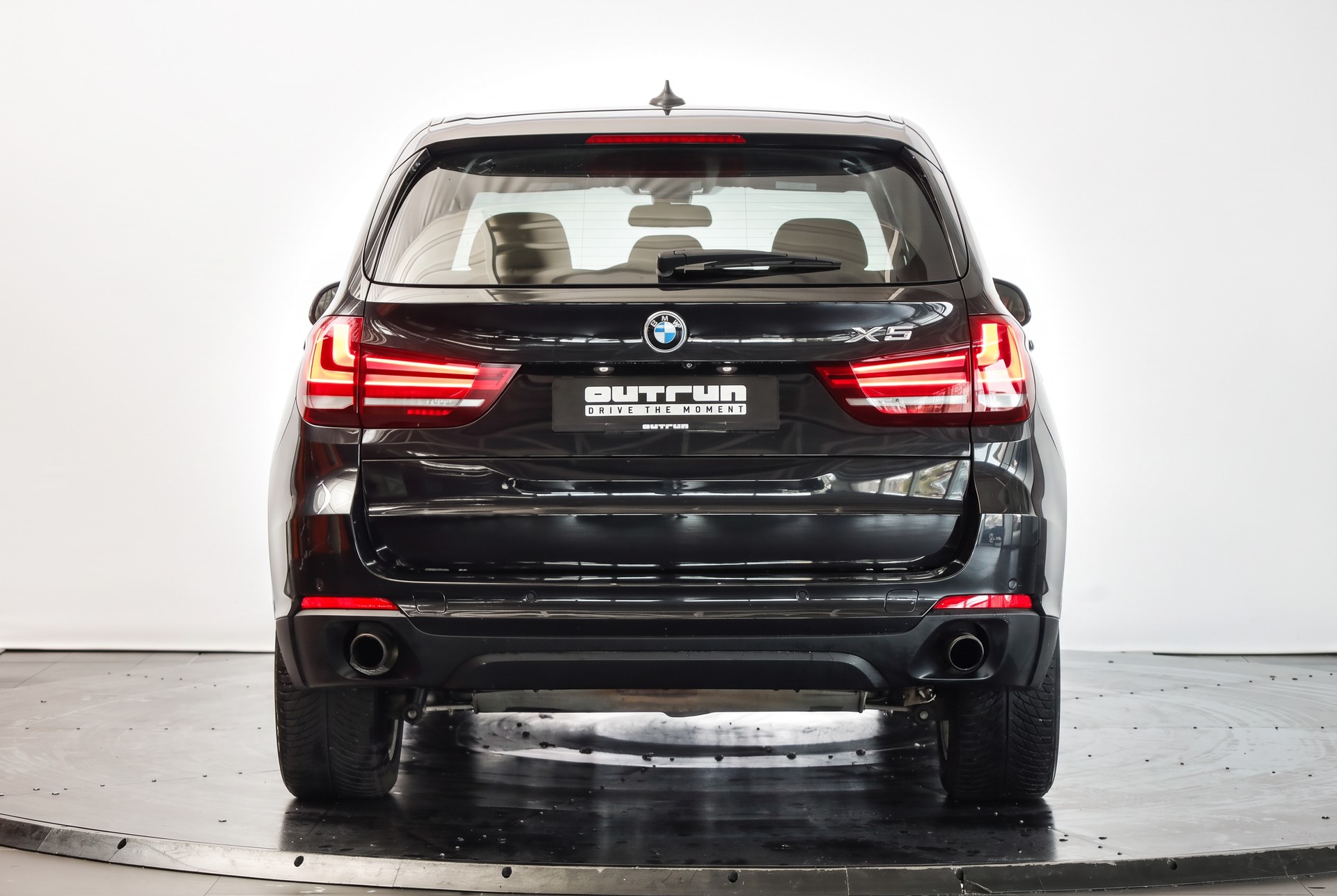BMW X5 xDrive 35i Steptronic • Pack Swiss Premium • Phares xénon adaptatifs • Head-up Display-image-2