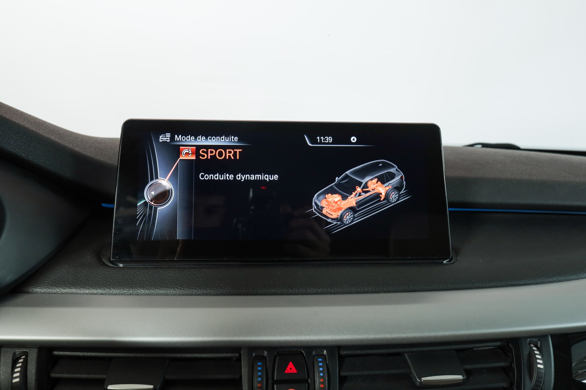 BMW X5 xDrive 35i Steptronic • Pack Swiss Premium • Phares xénon adaptatifs • Head-up Display-image-17