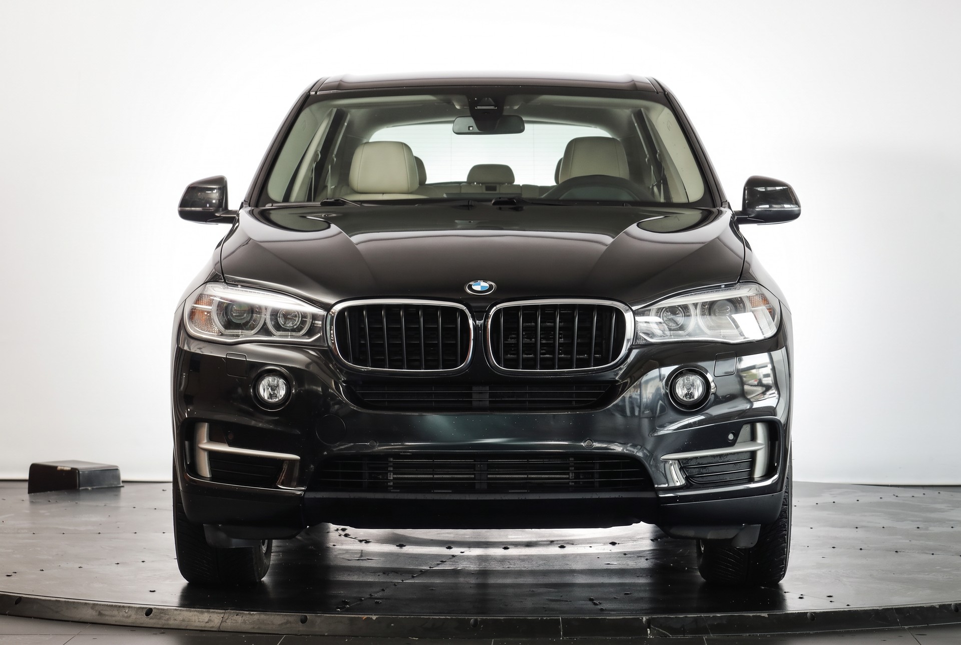 BMW X5 xDrive 35i Steptronic • Pack Swiss Premium • Phares xénon adaptatifs • Head-up Display-image-1