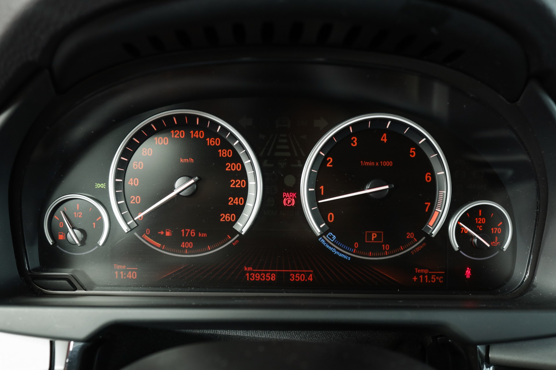 BMW X5 xDrive 35i Steptronic • Pack Swiss Premium • Phares xénon adaptatifs • Head-up Display-image-14