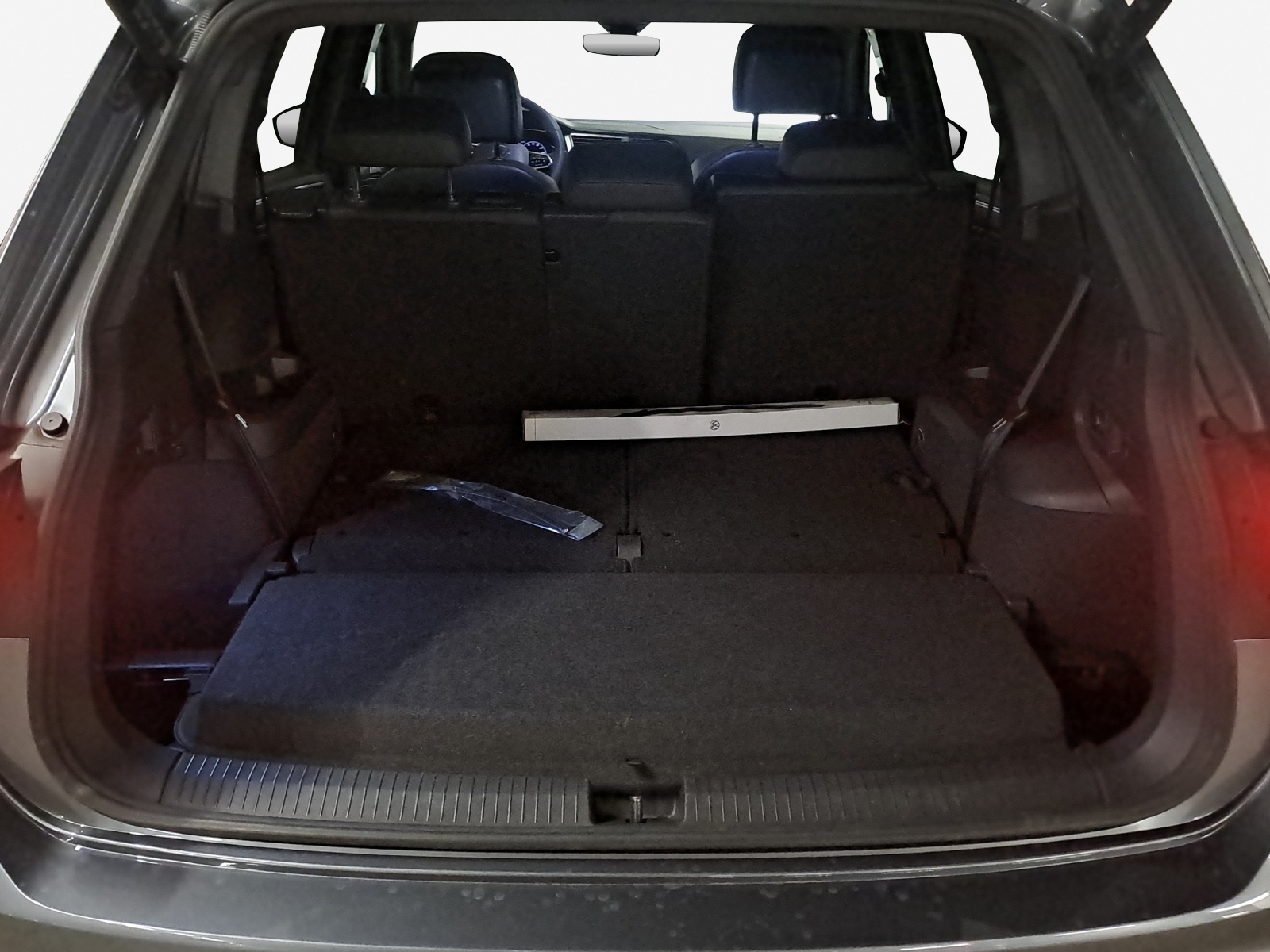 VW Tiguan Allspace 2.0TSI R-Line 4Motion DSG-image-12