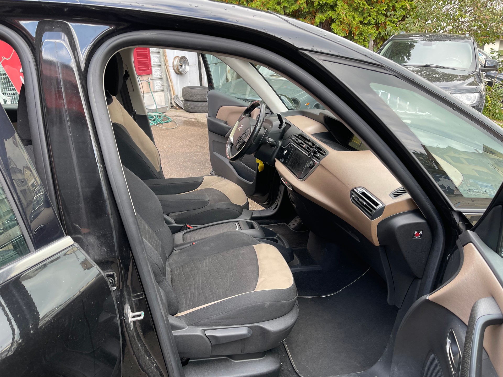 CITROEN C4 Picasso 1.6 e-HDi Attraction ETG6-image-9