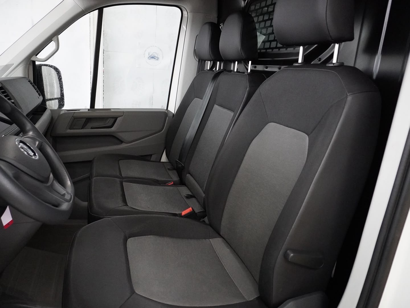 VW Crafter 35 2.0 TDI L3 A-image-3