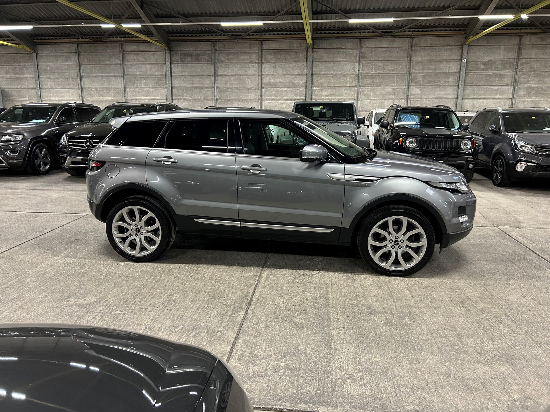 LAND ROVER Range Rover Evoque 2.2 TD4 Dynamic AT6-image-2