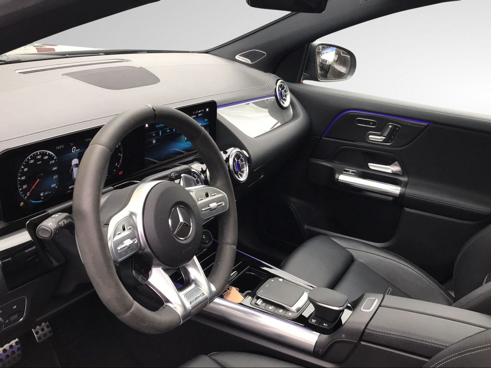MERCEDES-BENZ GLA 45 AMG 4Matic+ 8G-Speedshift DCT-image-12