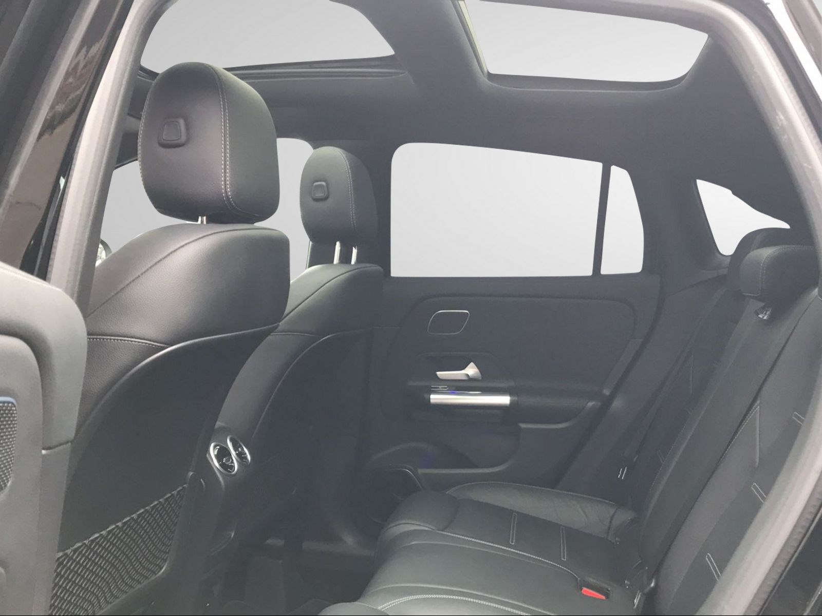 MERCEDES-BENZ GLA 45 AMG 4Matic+ 8G-Speedshift DCT-image-10