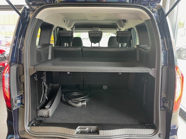 RENAULT Kangoo E-Tech EV45 22kW Techno-image-12