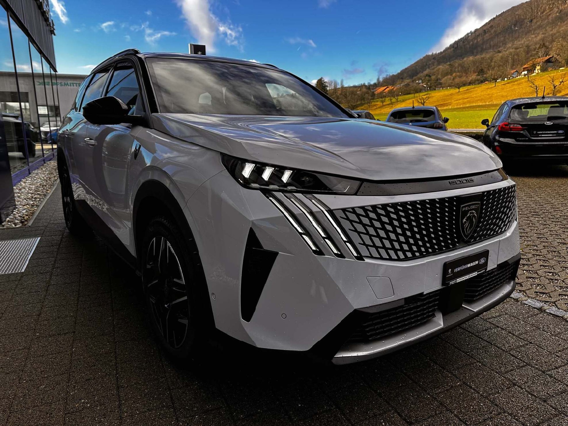 PEUGEOT 5008 1.2 Hybrid GT-image-2