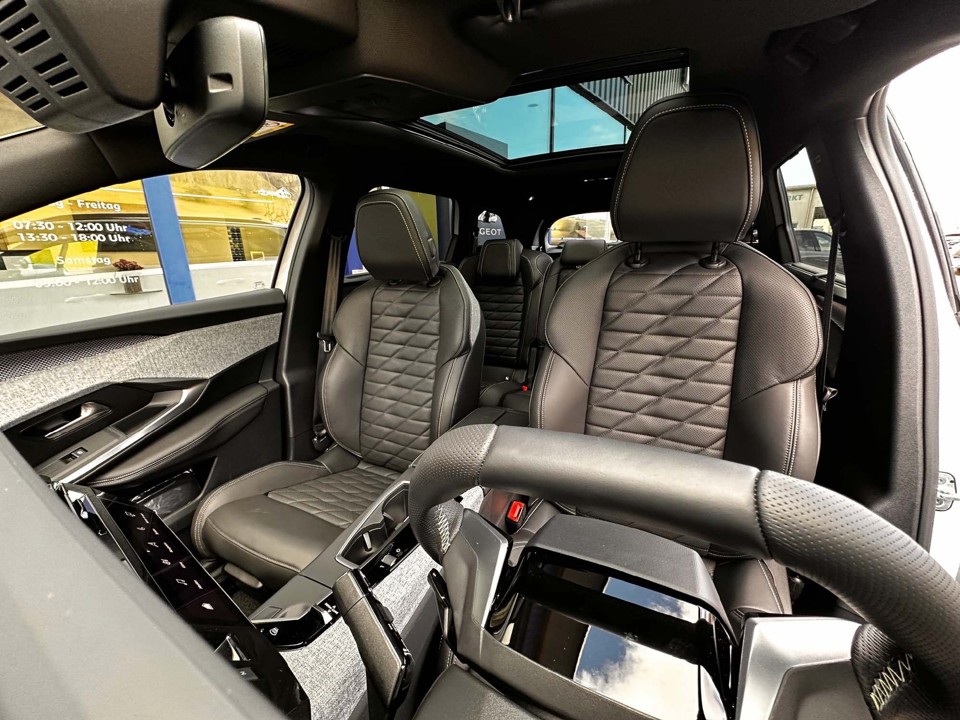 PEUGEOT 5008 1.2 Hybrid GT-image-10