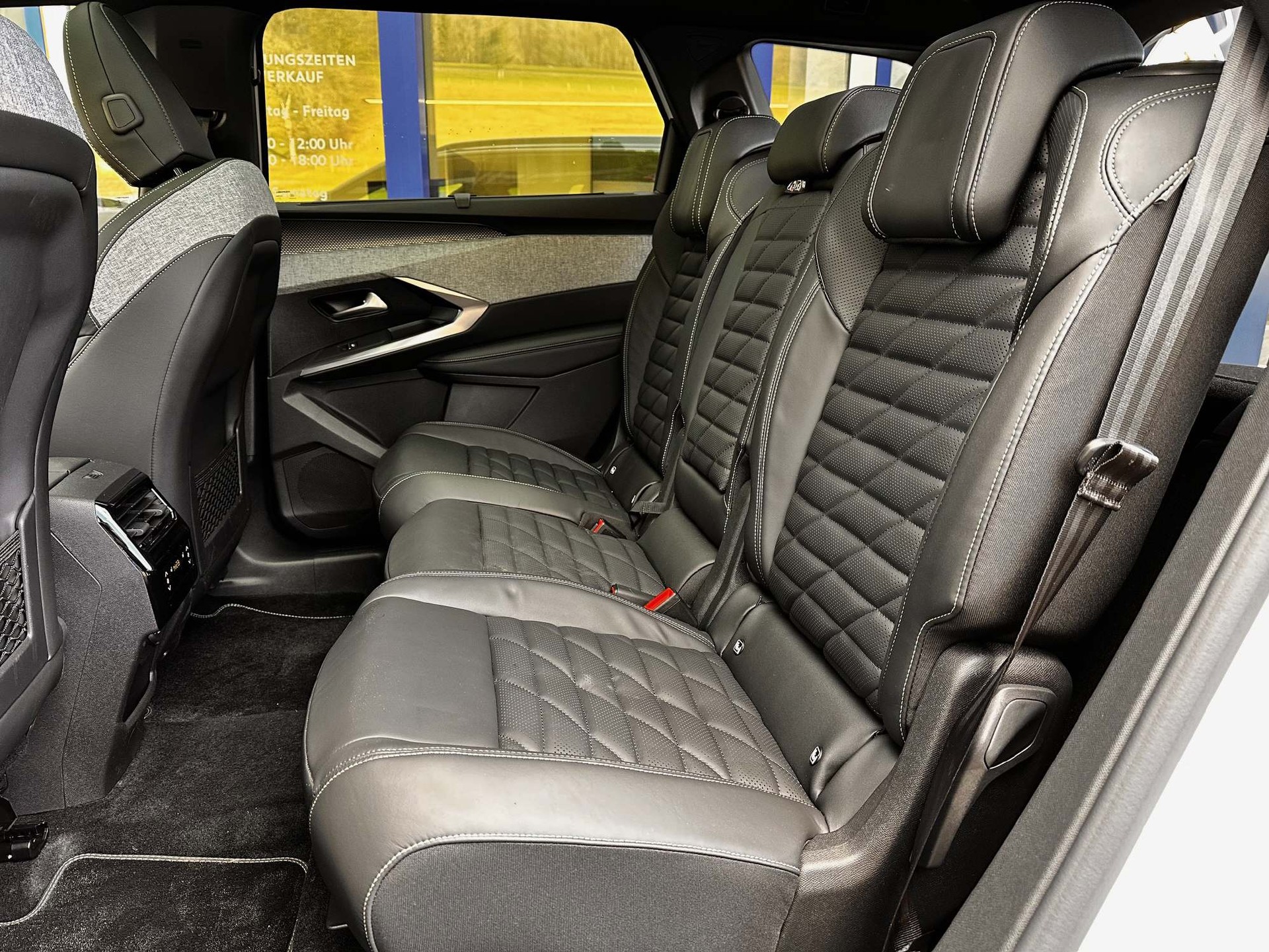 PEUGEOT 5008 1.2 Hybrid GT-image-5