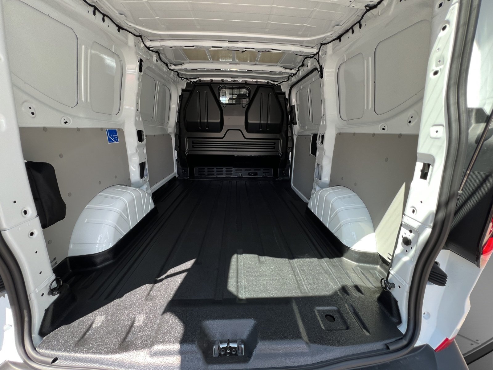 VW e-Transporter 70 kWh-image-10