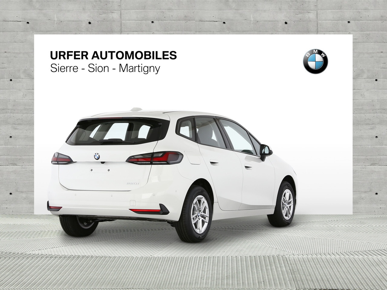 BMW 220i Active Tourer DKG-image-2