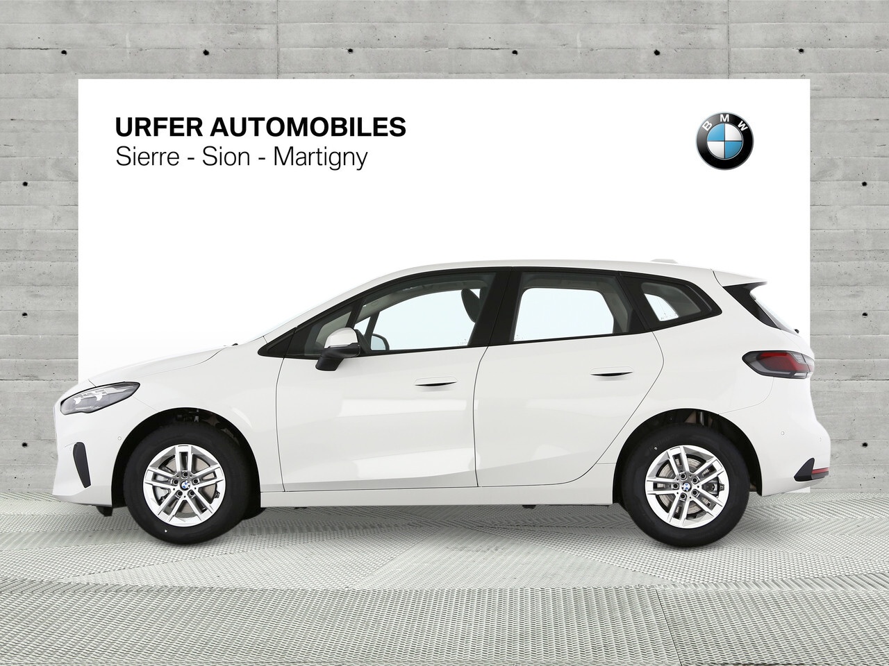 BMW 220i Active Tourer DKG-image-1