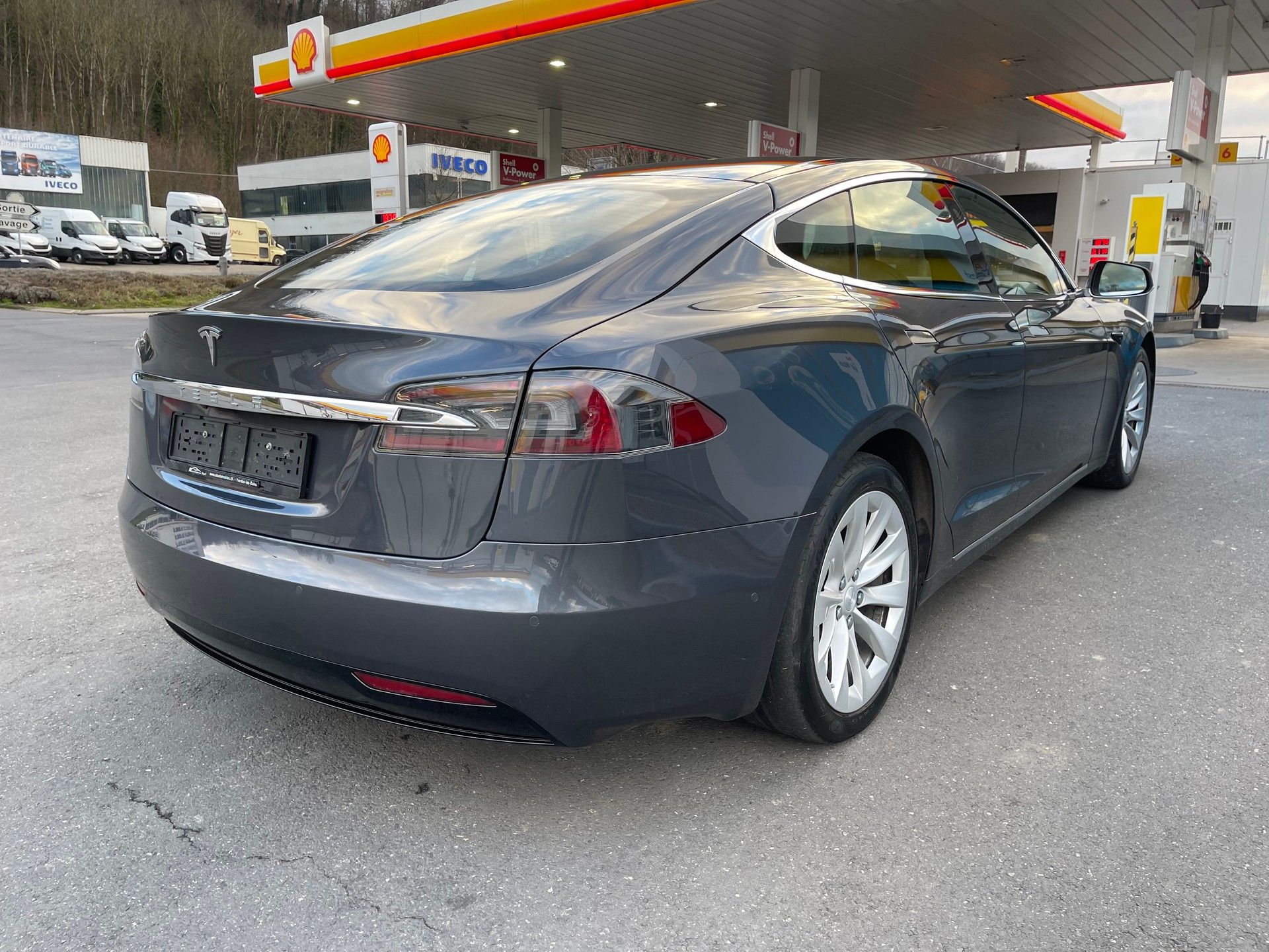 TESLA Model S 75 Base-image-6