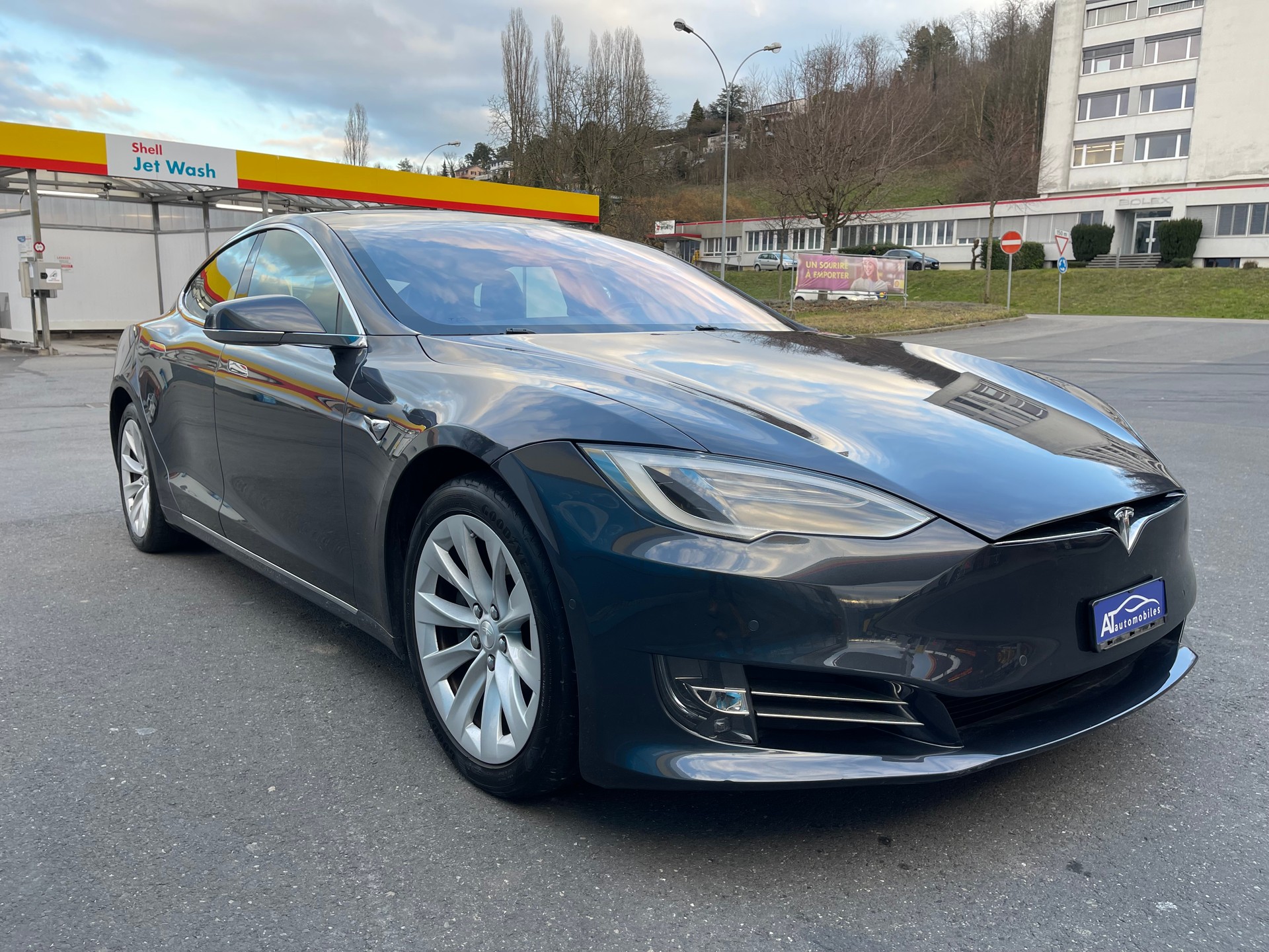 TESLA Model S 75 Base-image-2