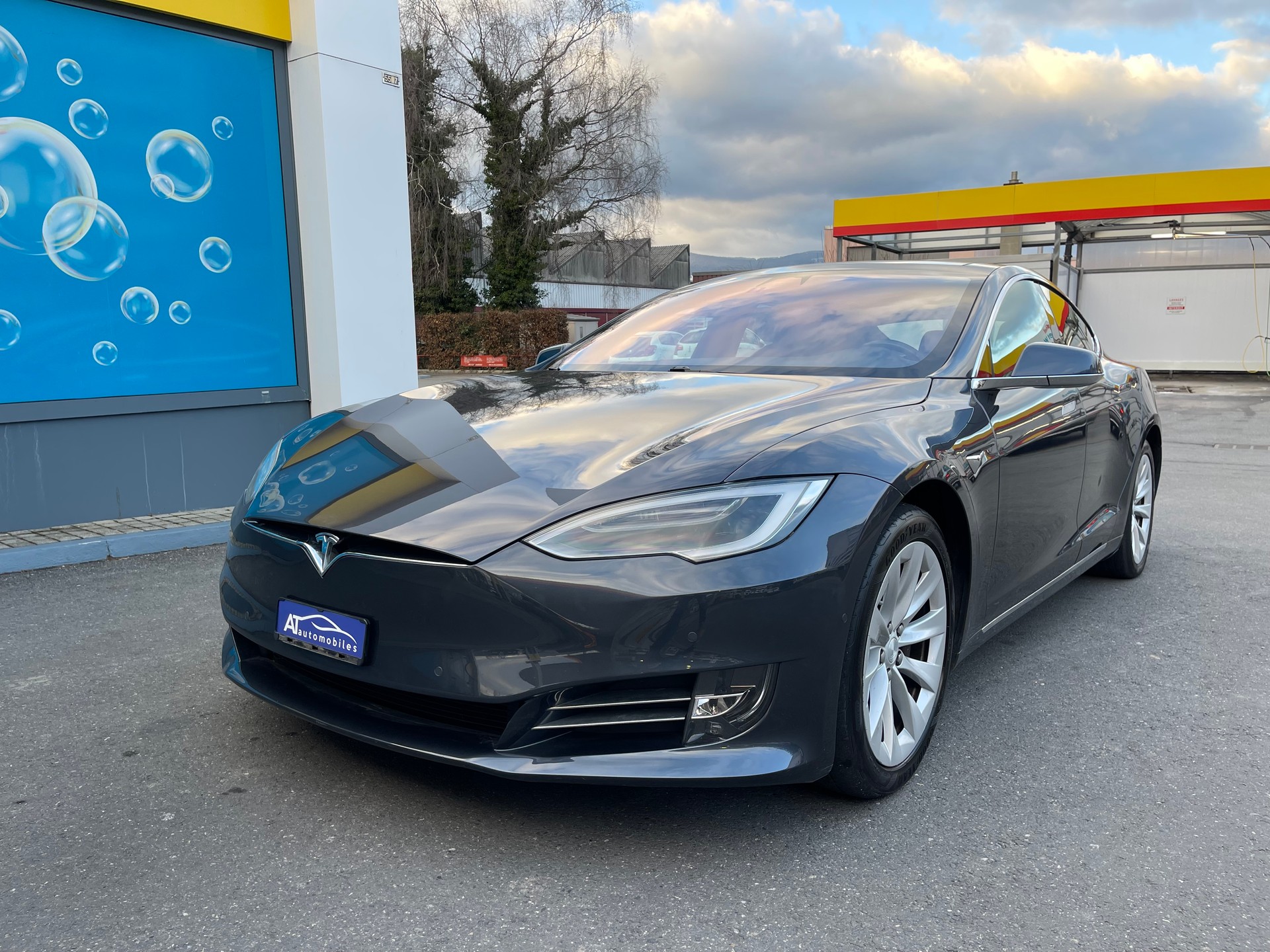 TESLA Model S 75 Base-image-1