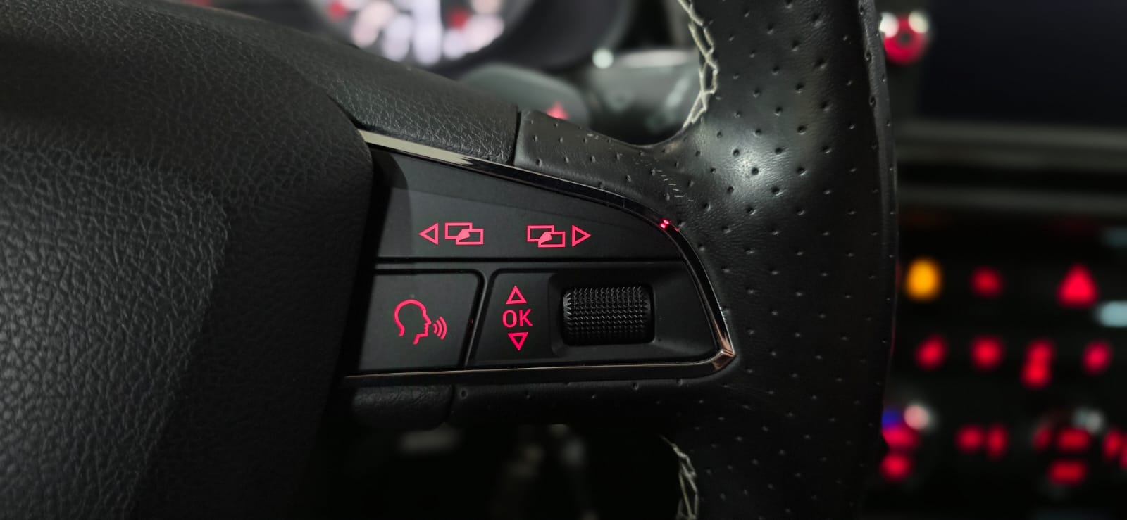 SEAT Leon ST 2.0 TSI Cupra 300 4 Drive DSG *CH-Fahrzeug*-image-12
