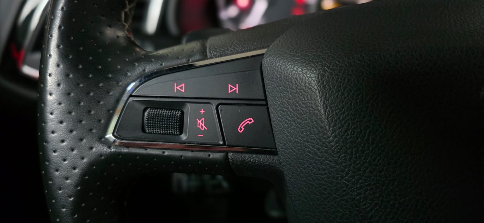 SEAT Leon ST 2.0 TSI Cupra 300 4 Drive DSG *CH-Fahrzeug*-image-14