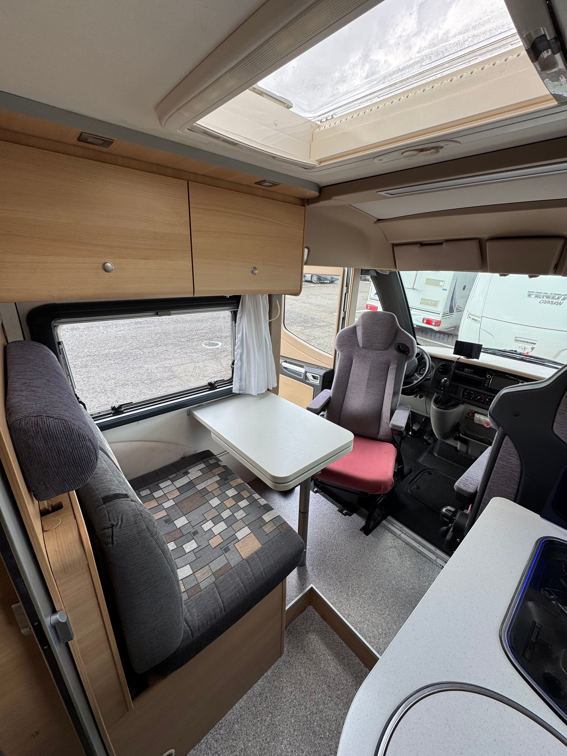 KNAUS Tabbert Renault Master 2.5 TDI - 750 kg Nutzlast Total 3500 kg-image-8