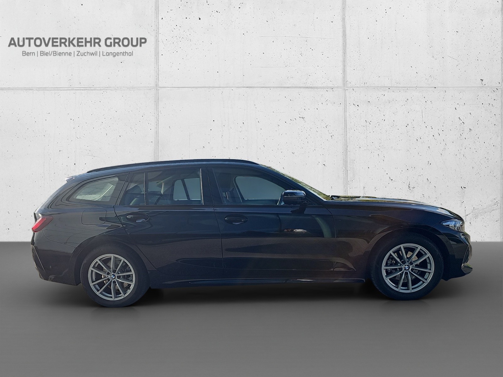 BMW 318i Touring-image-6