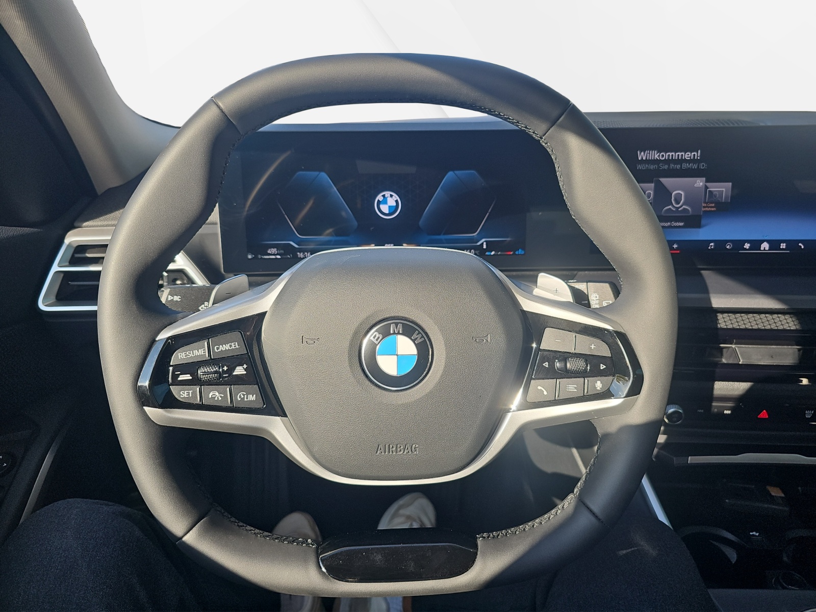BMW 318i Touring-image-10