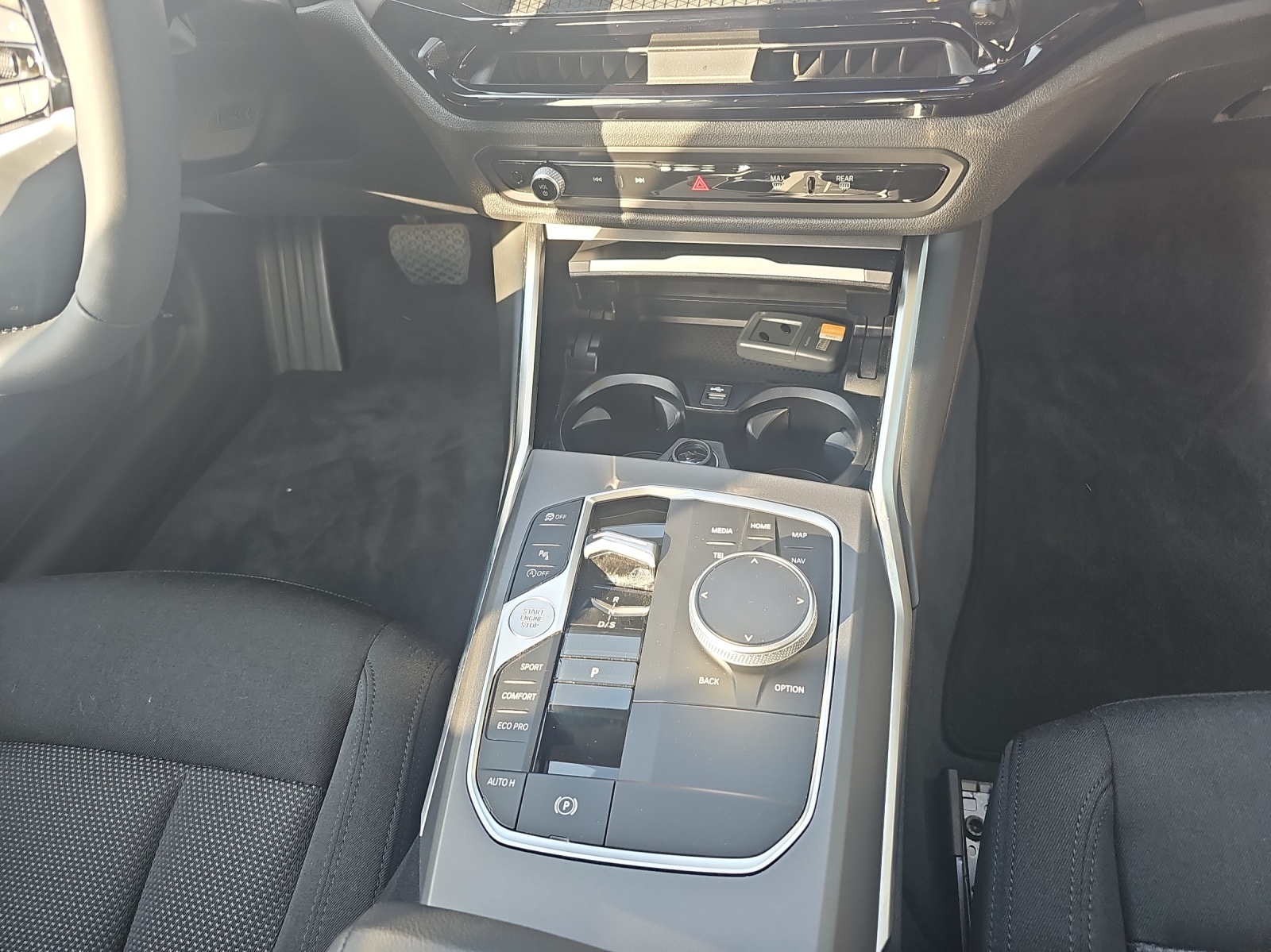 BMW 318i Touring-image-17