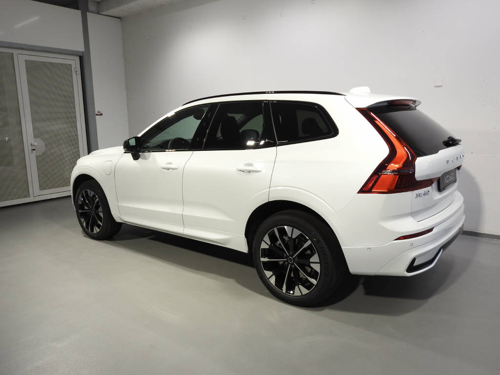 VOLVO XC60 2.0 T6 TE Ultra Dark eAWD-image-2