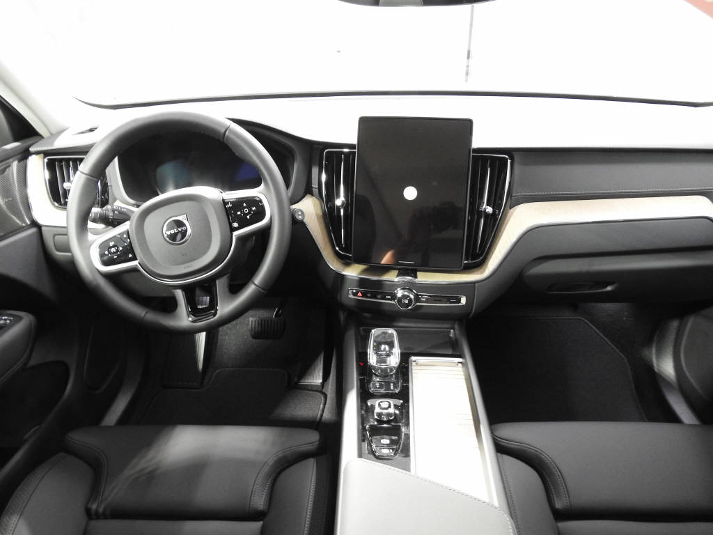 VOLVO XC60 2.0 T6 TE Ultra Dark eAWD-image-9