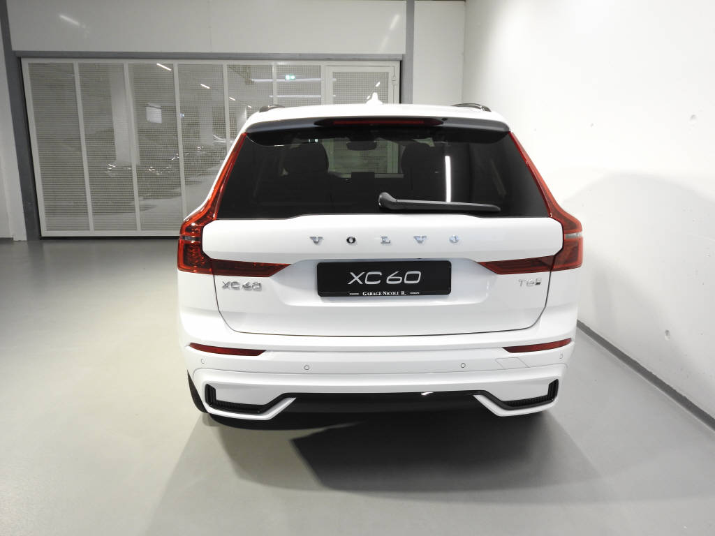 VOLVO XC60 2.0 T6 TE Ultra Dark eAWD-image-3