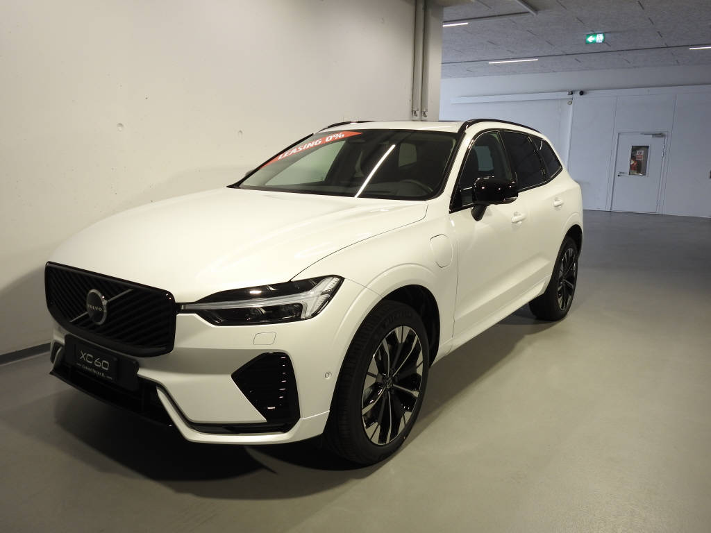 VOLVO XC60 2.0 T6 TE Ultra Dark eAWD-image-0
