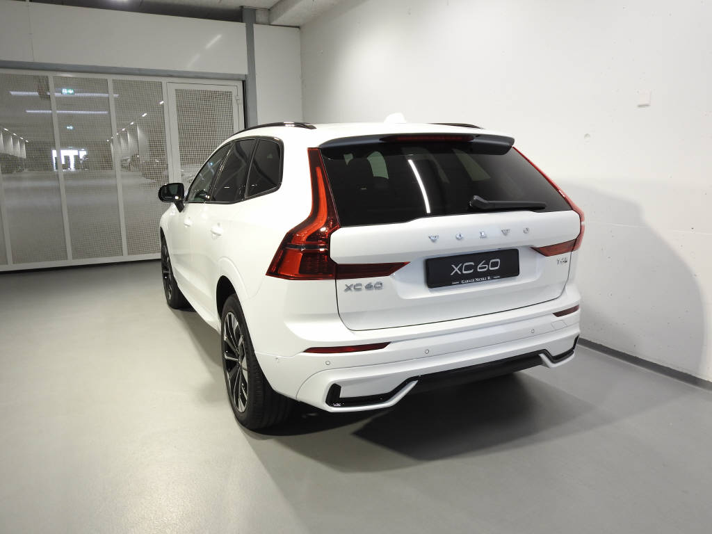 VOLVO XC60 2.0 T6 TE Ultra Dark eAWD-image-3