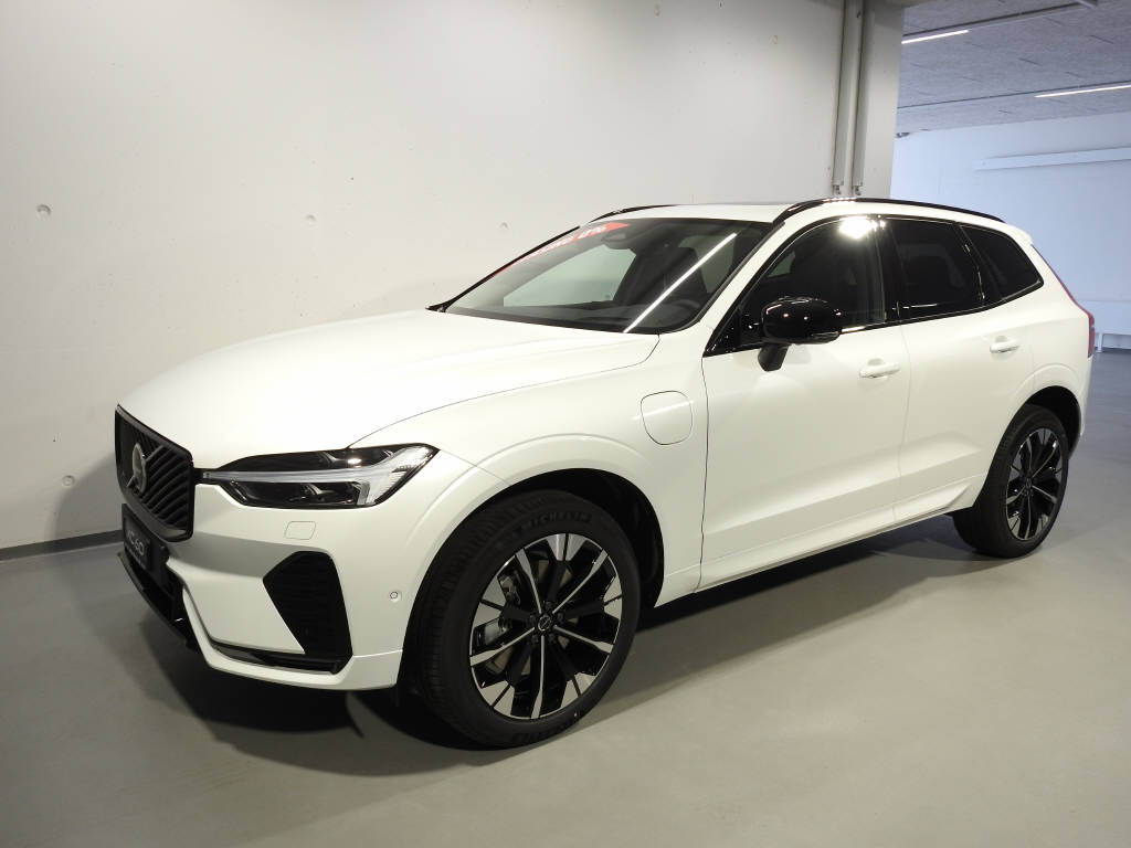 VOLVO XC60 2.0 T6 TE Ultra Dark eAWD-image-0