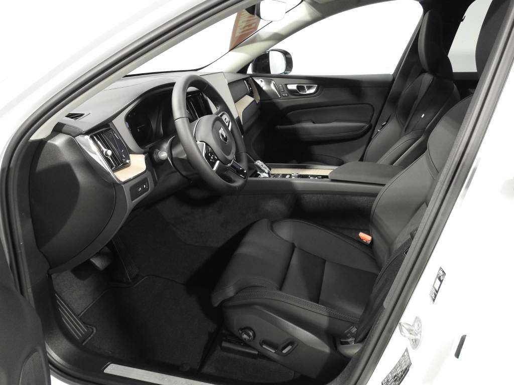 VOLVO XC60 2.0 T6 TE Ultra Dark eAWD-image-10