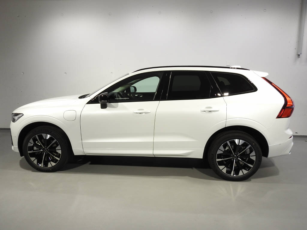 VOLVO XC60 2.0 T6 TE Ultra Dark eAWD-image-1
